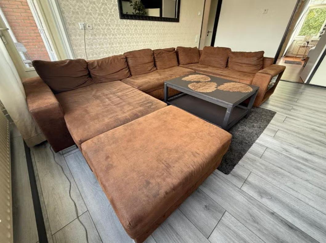 Gratis! Grote luxe suède hoekbank – nieuwprijs €4.950
