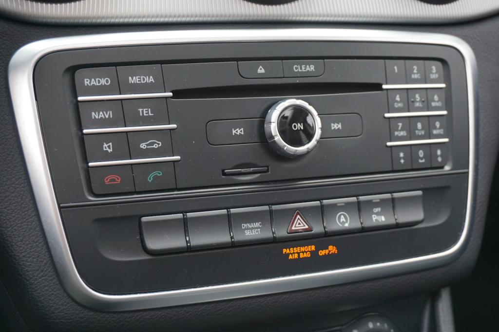 Mercedes-Benz Gla-klasse 180 ambition airco / navi / cruise / pano / parkee
