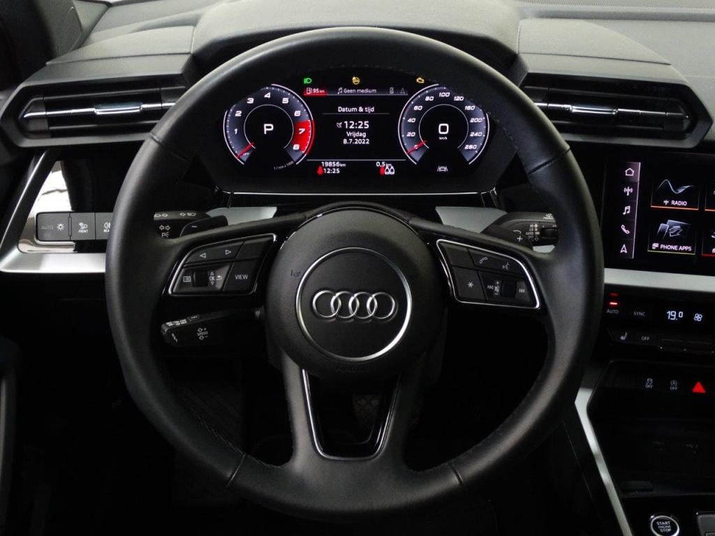 Audi A3 35 tfsi 150pk s tronic s line edition