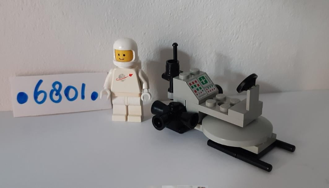 Lego Classic Space 6801: Space Scooter met astronaut