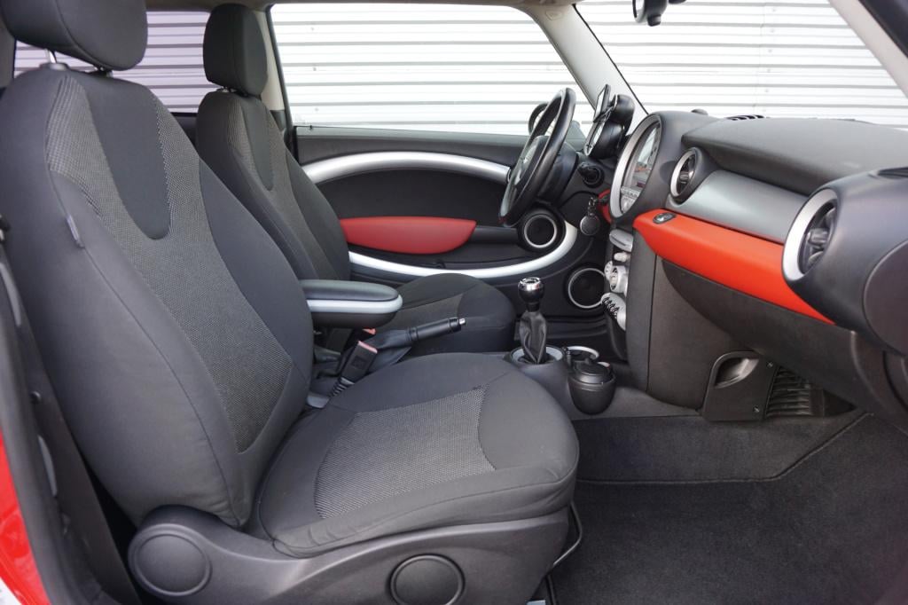 Mini One mini 1.4 airco / elektr. ramen / lm velgen