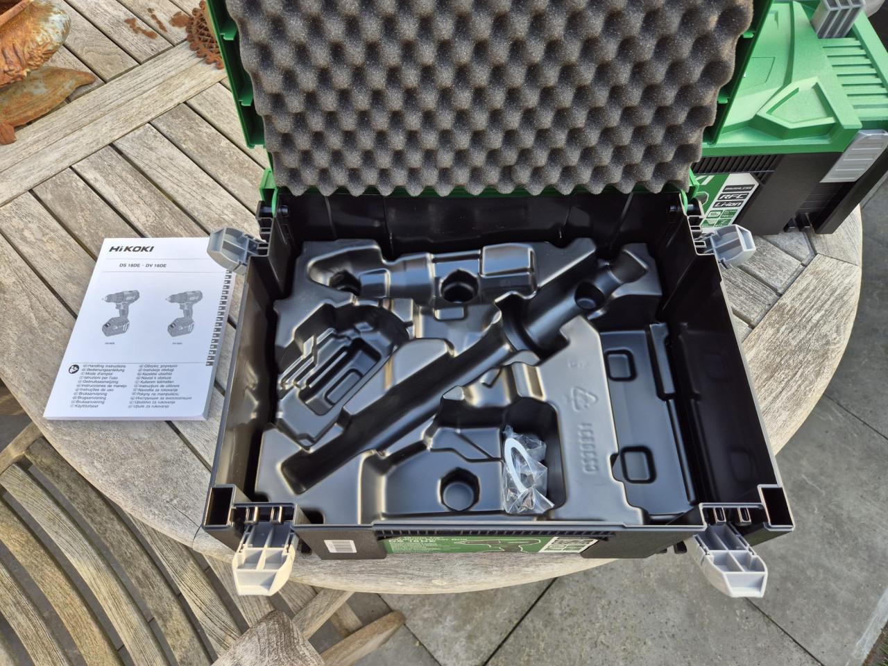 Hikoki koppelbare lege gereedschapskoffers