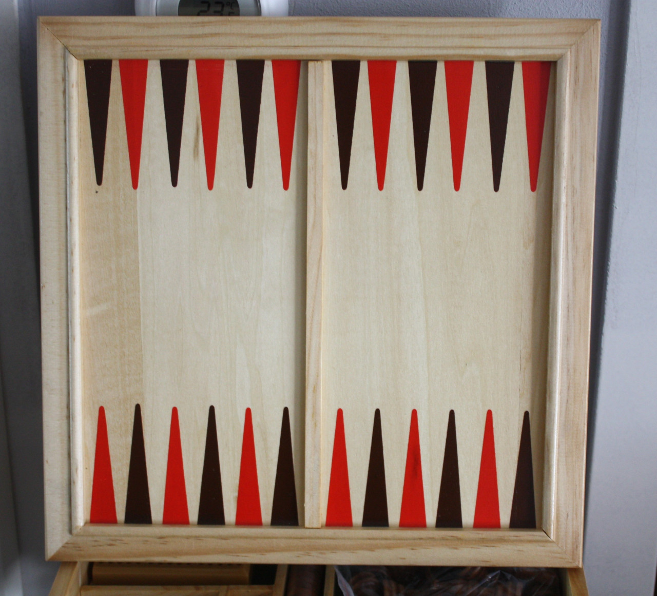Houten doos met verschillende spellen