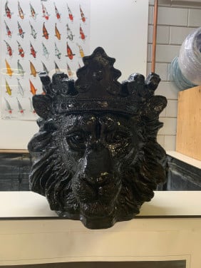 Bloempot Leeuwenkop Zwart kroon detail groot