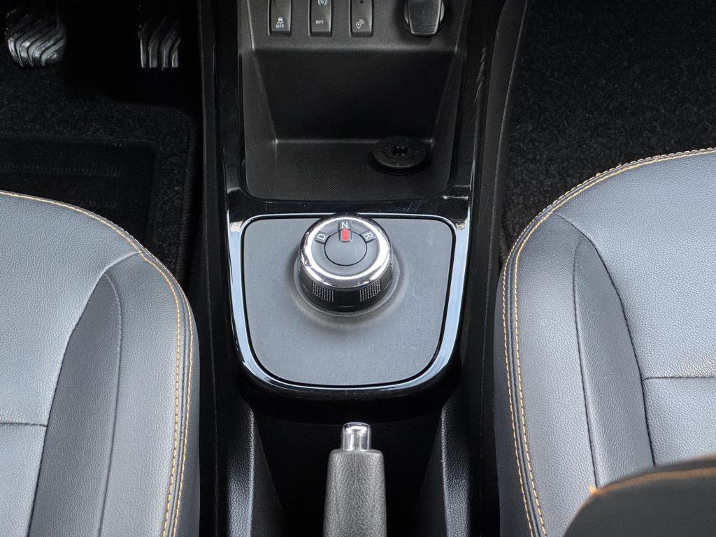 Dacia Spring comfort plus 27 kwh soh 95%, nl-auto meest luxe uitvoering!