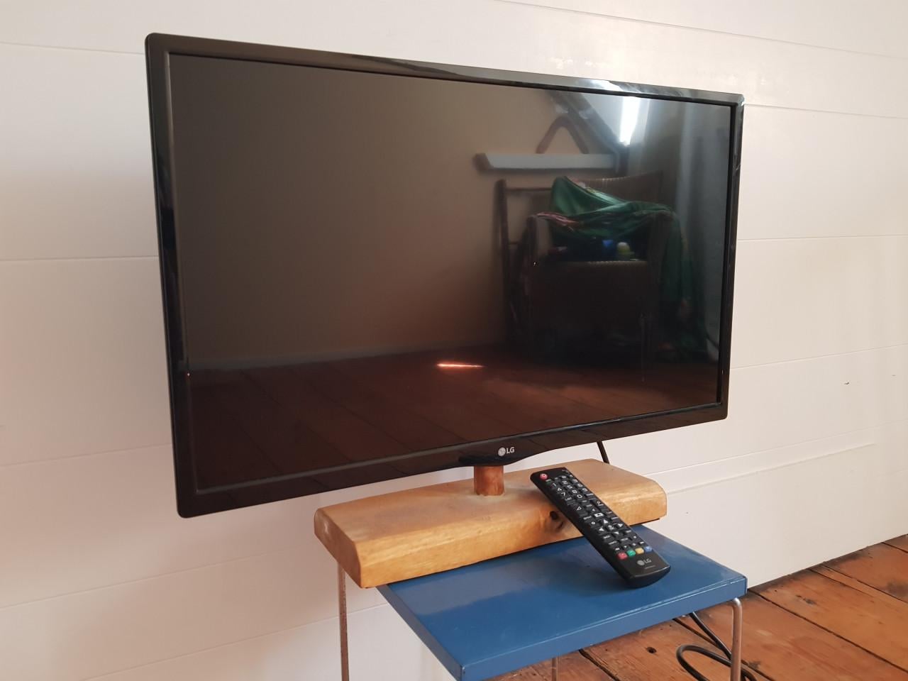 LG LED TV 28 inch