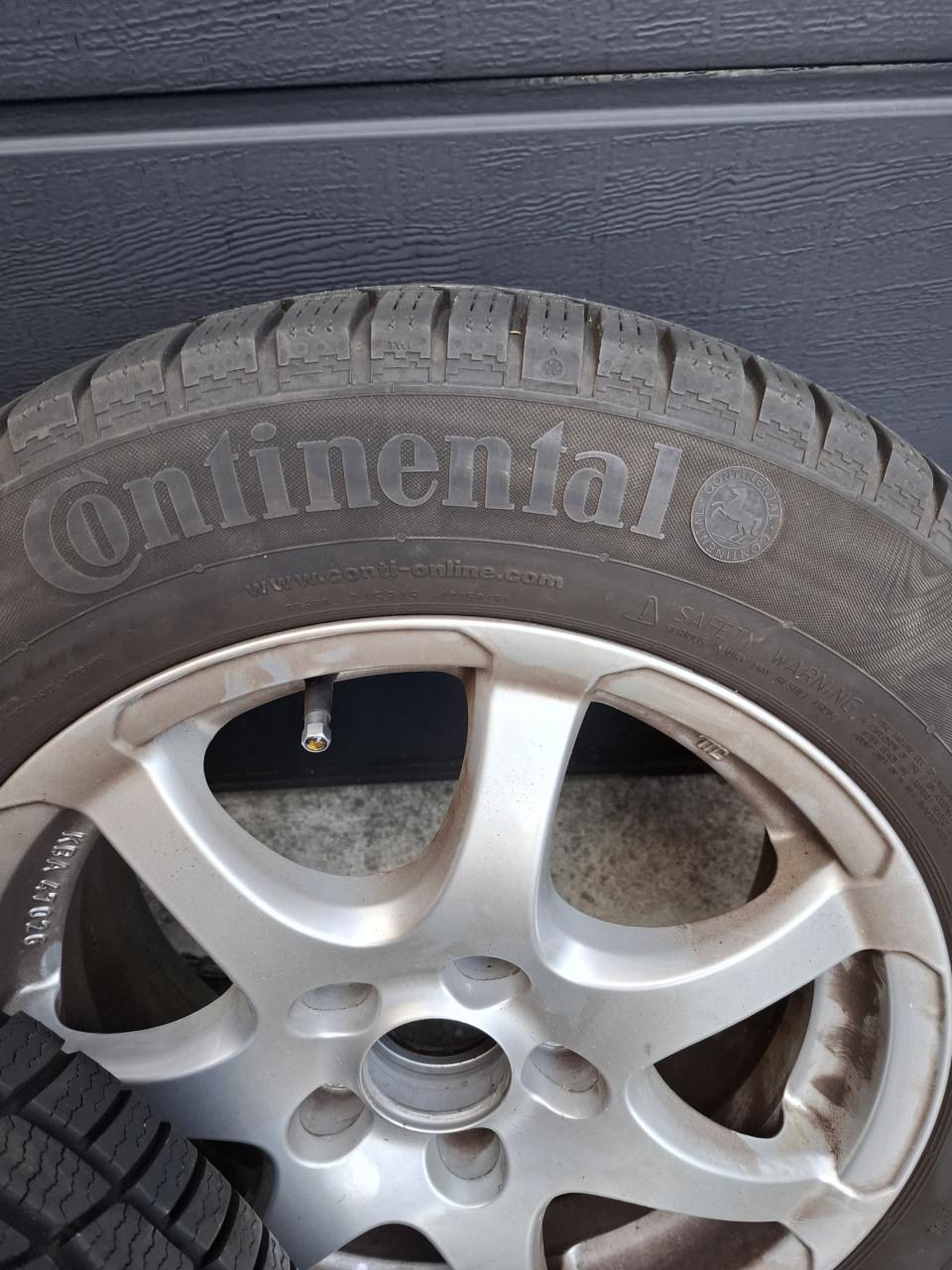 Te koop  winterbanden op licht metalen velgen
