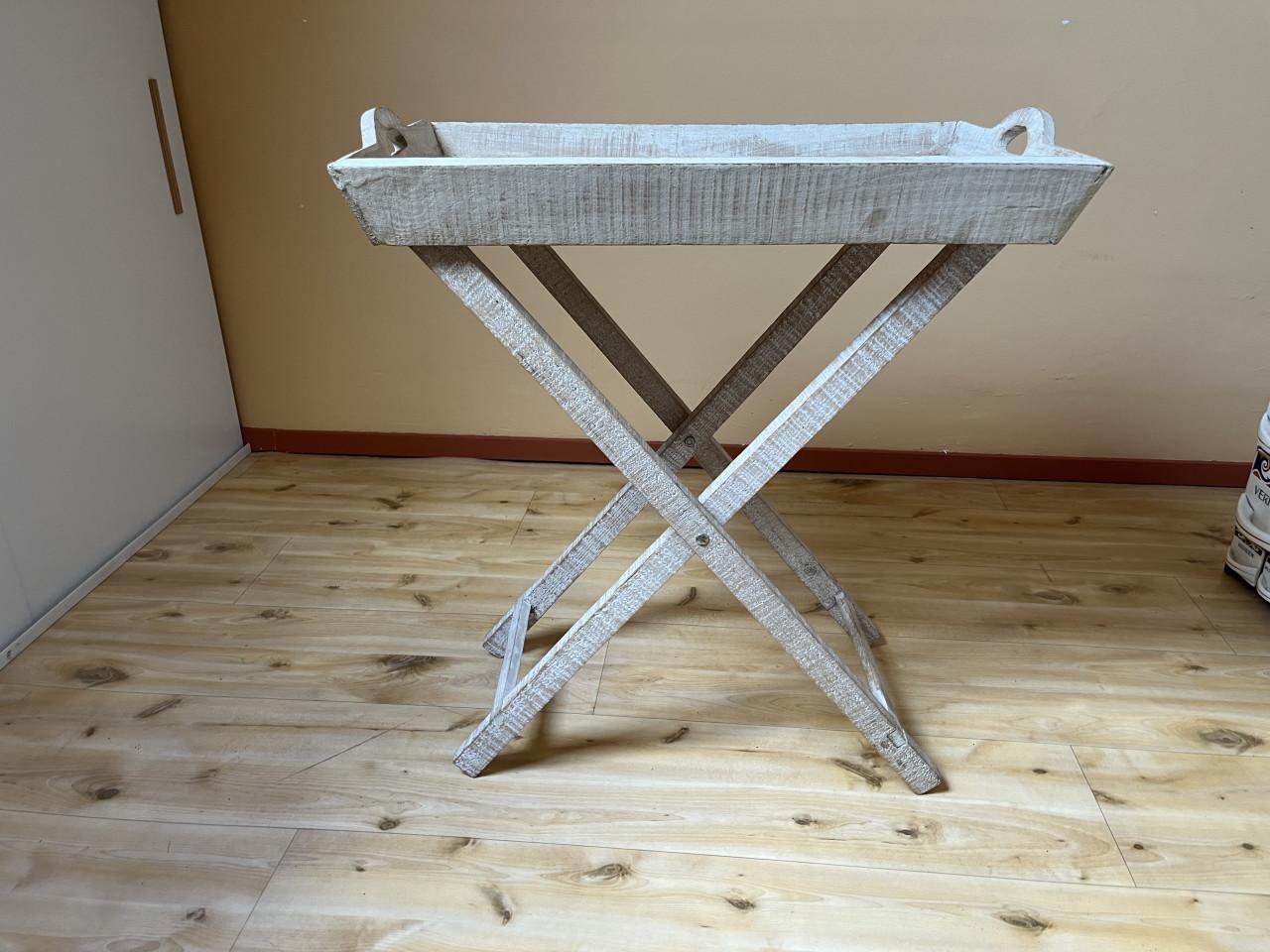 Tafel met dienblad