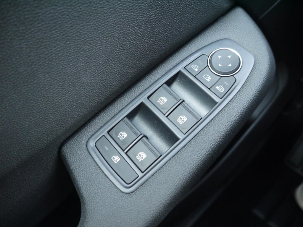 Mitsubishi Colt 1.6 hev intense+