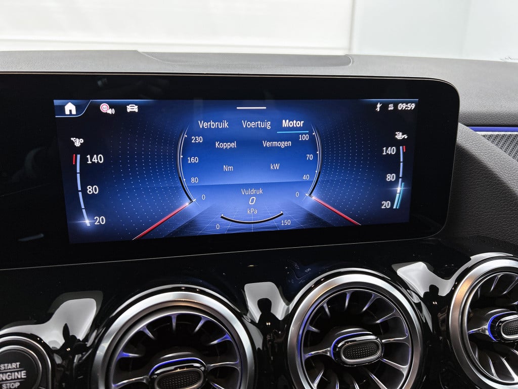 Mercedes-Benz Gla-klasse 180 business solution amg | nightpakket | trekhaak