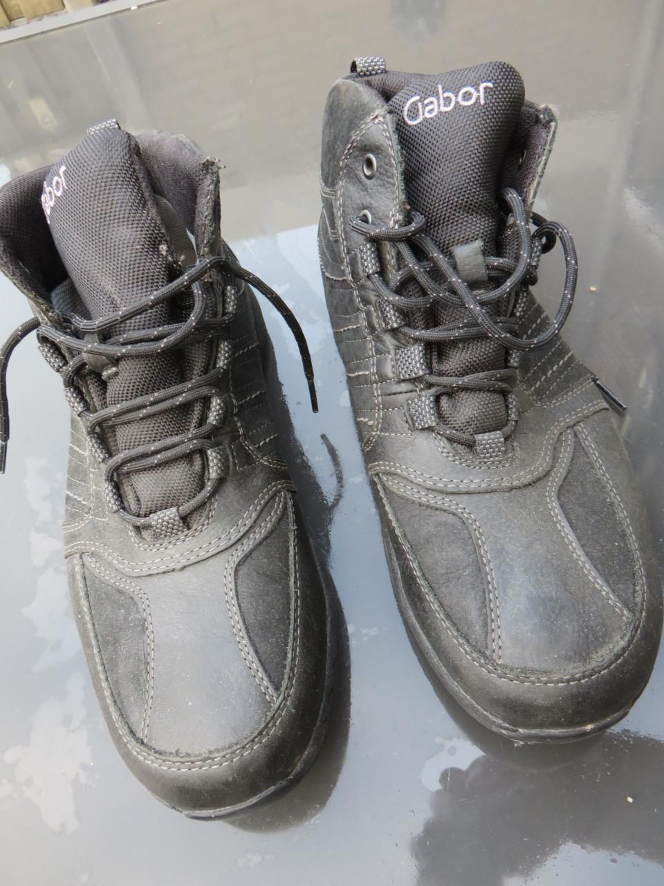 Te  Koop  Schoenen    25  euro