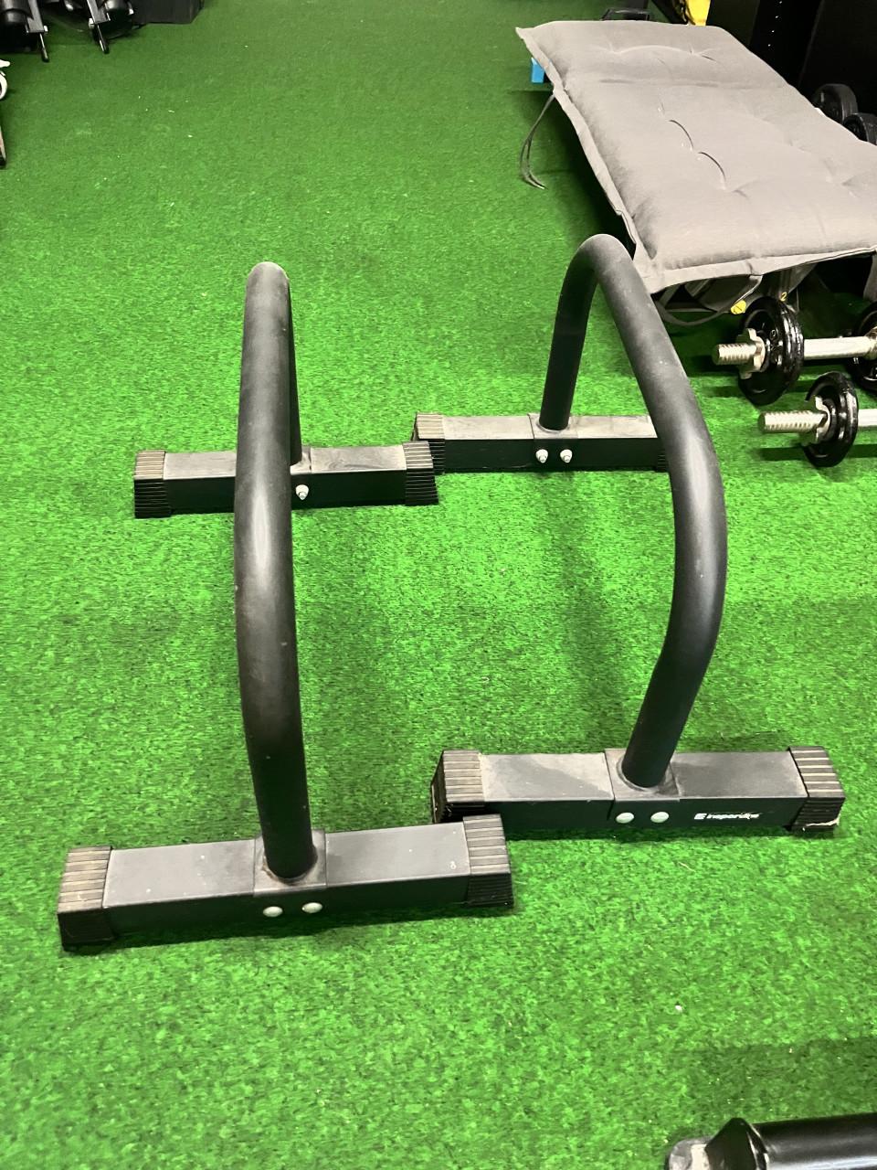 Fitness rack met bankje en 170 kg aan gewichten