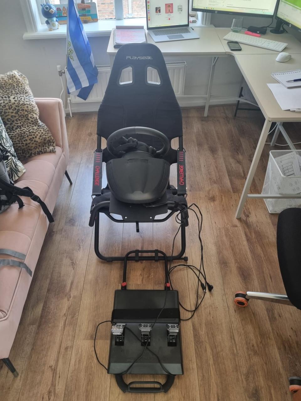 Thrustmaster racestuur met pedalen