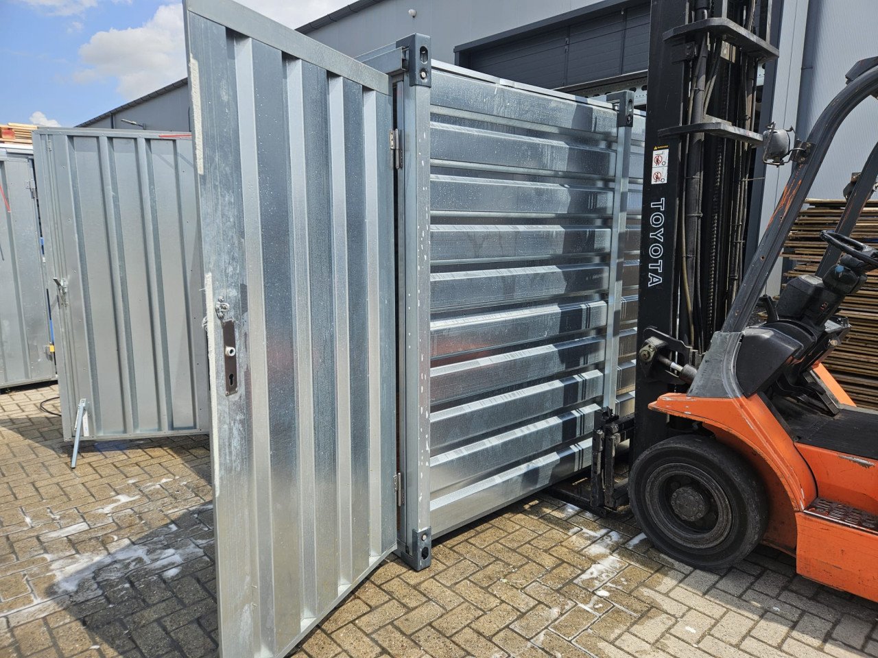 Gebruikte opslagcontainers te koop - 3x2 meter - reeds gemonteerd