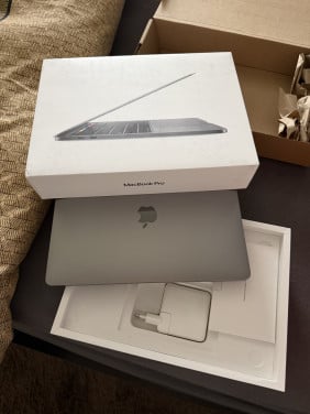 Apple MacBook Pro 13.3inch 2019