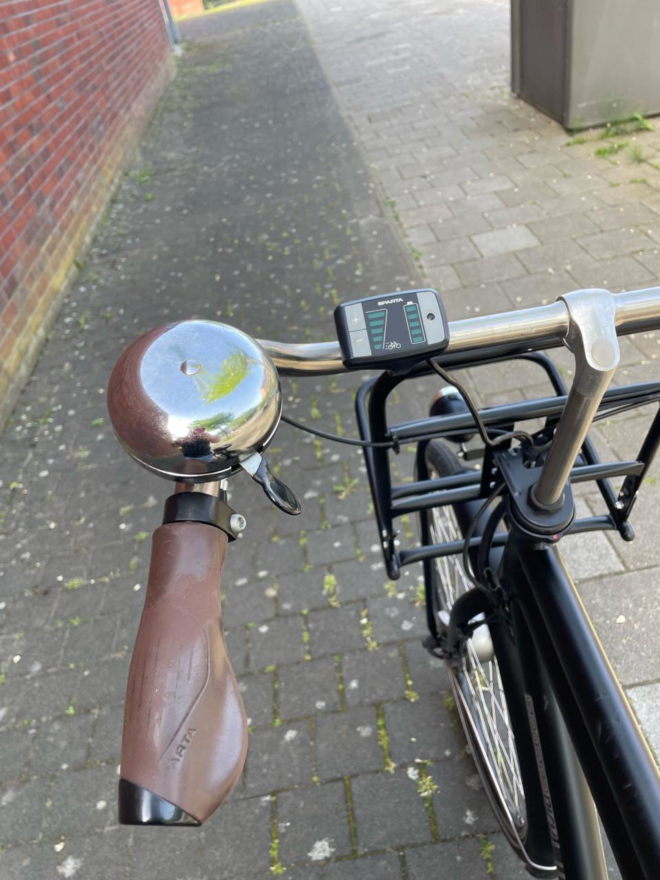 Elektrische herenfiets.