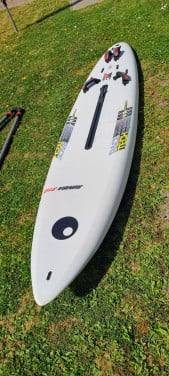 Surfplank met zeilen