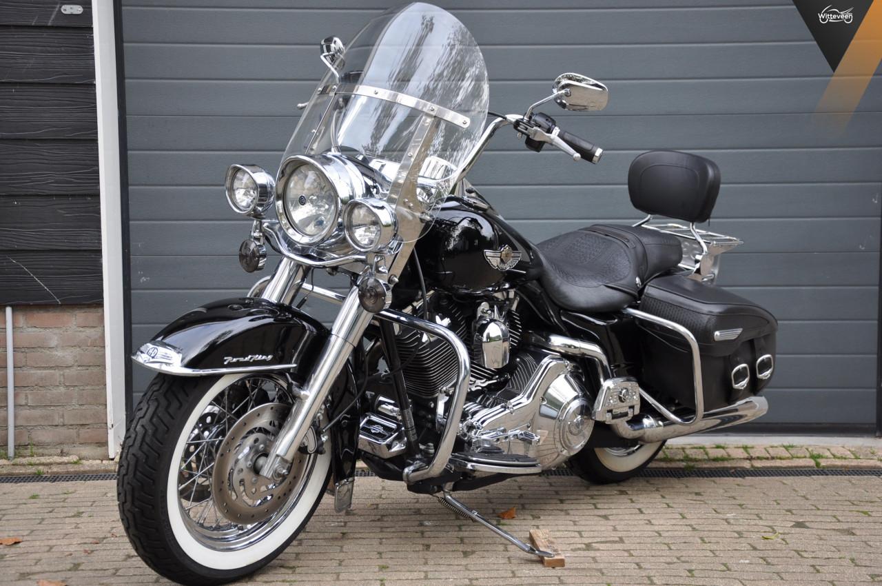 Harley Davidson Road King Classic FLHRC Hele nette en complete motor!