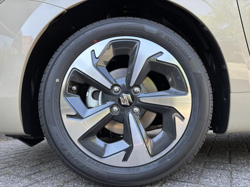 Suzuki Swift 1.2 style smart hybrid