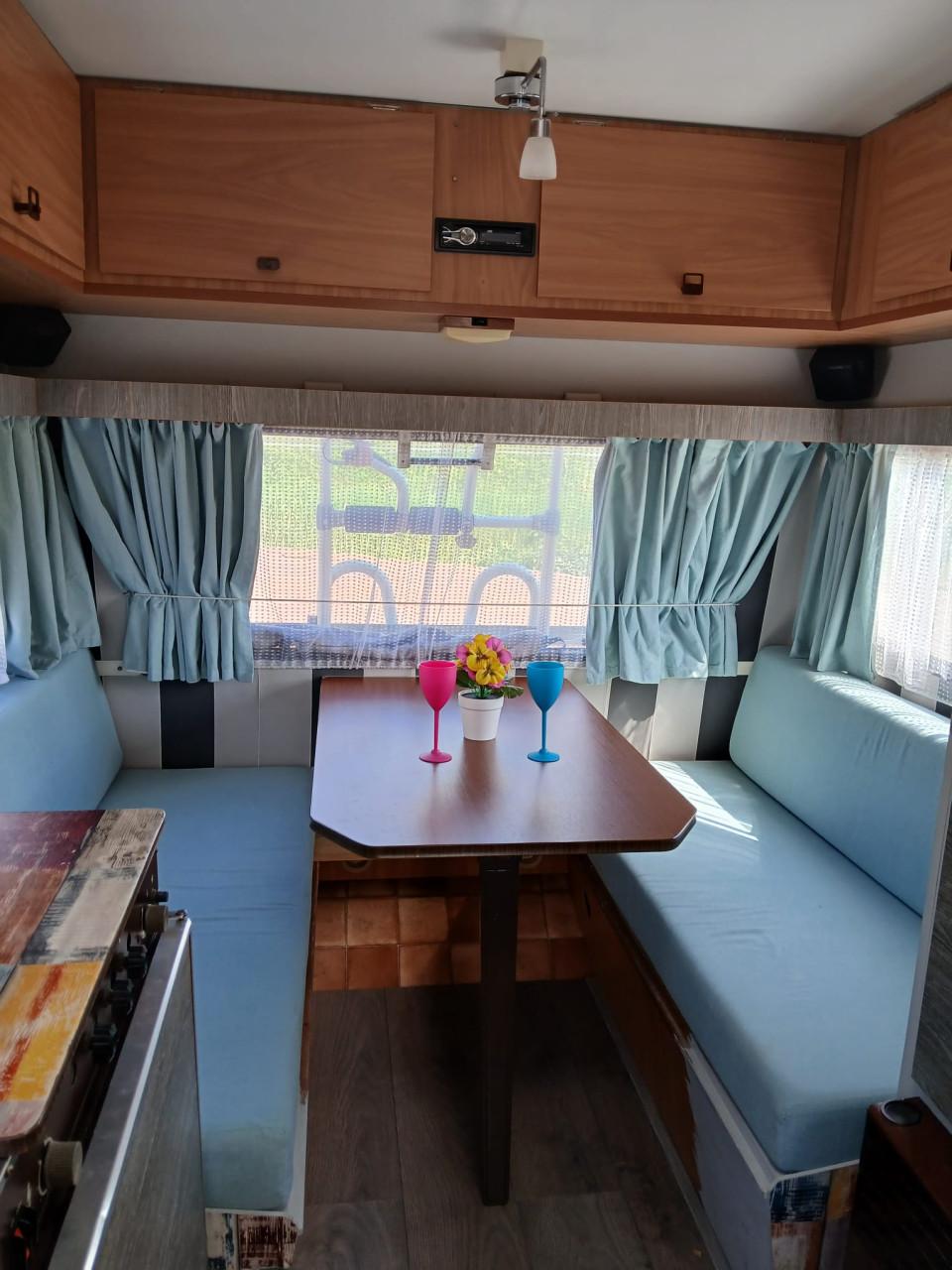 Vintage caravan Avento 395 T Luxe met stapelbed en voortent