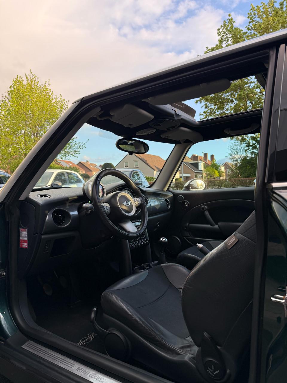 Mini cooper 1.6 PANO/CRUISE/NWAPK