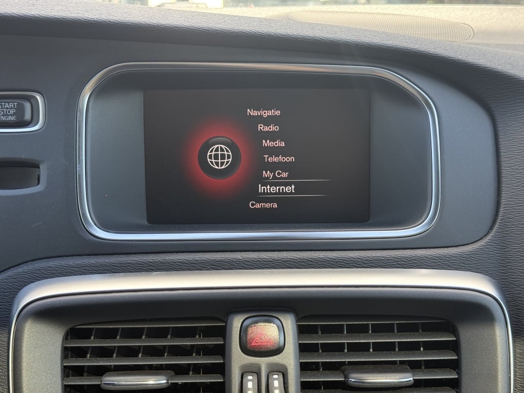 Volvo V40 t3 153pk aut6 polar+ sport| panodak| camera| h&k sound| keyless|