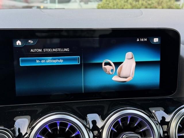 Mercedes-Benz Gla-klasse 180 business solution amg achteruitrij camera l sp