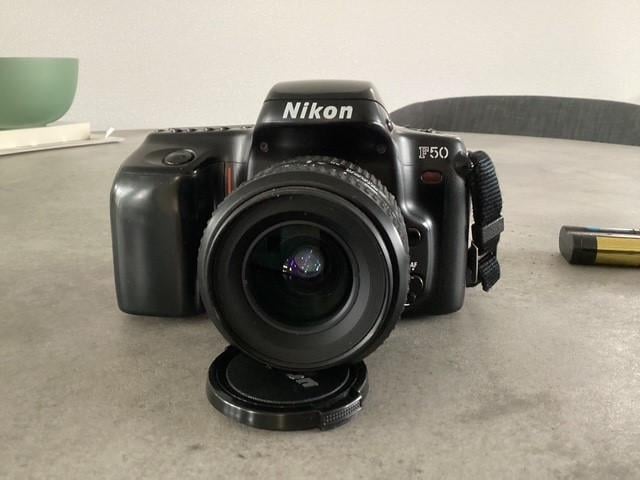 Nikon F50 analoge spiegelreflex camera