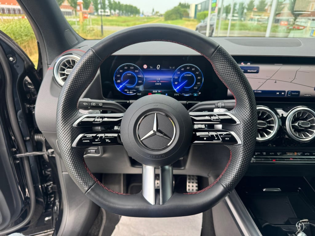 Mercedes-Benz Eqa 250+ amg line 71 kwh advanced automaat ,apple-carplay