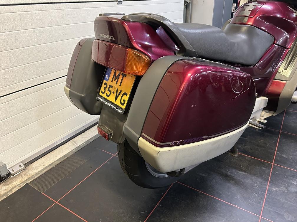 Inruilkoopje: Honda ST1100 Pan European uit 1995, rijdt prima! Zo mee €995
