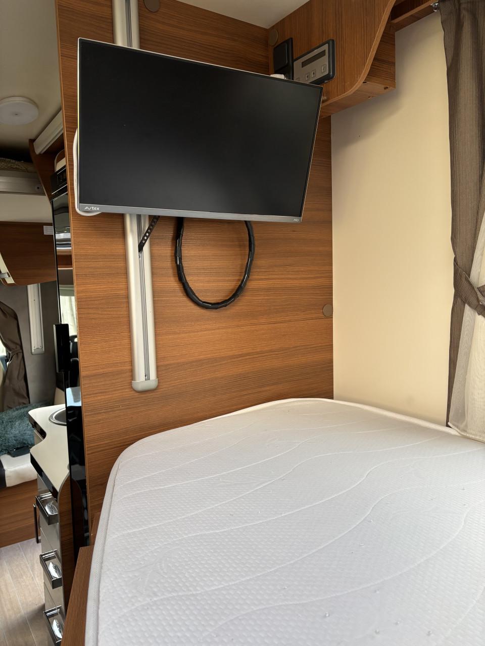 Camper 6,99m te koop met lengtebedden