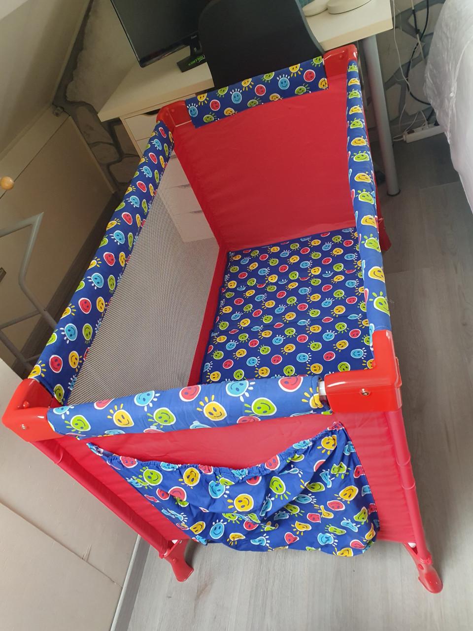 Campingbed met toebehoren