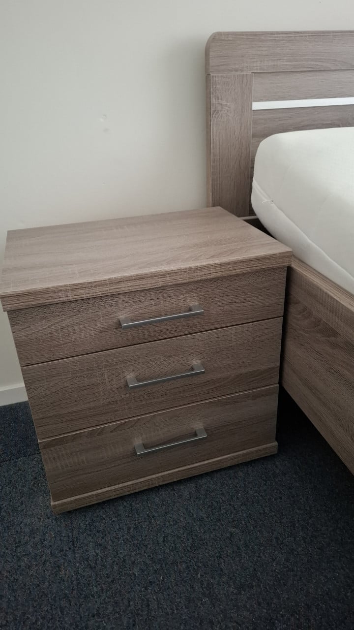 2 persoonsbed bed (uitrijdbaar)