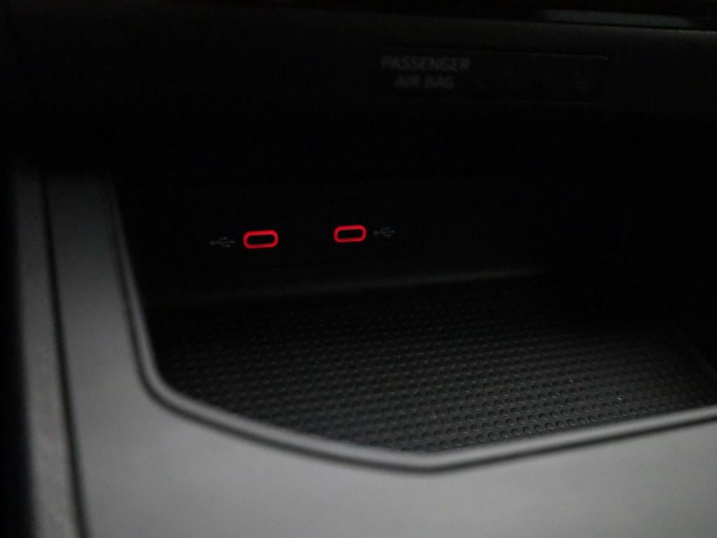 Seat Ibiza 1.0 tsi style business intense | navigatie | parkeersensoren | c