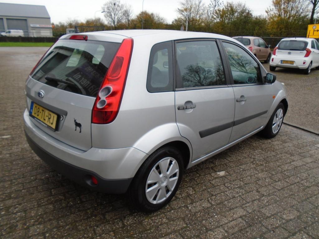 Ford Fiesta 1.3-8v champion