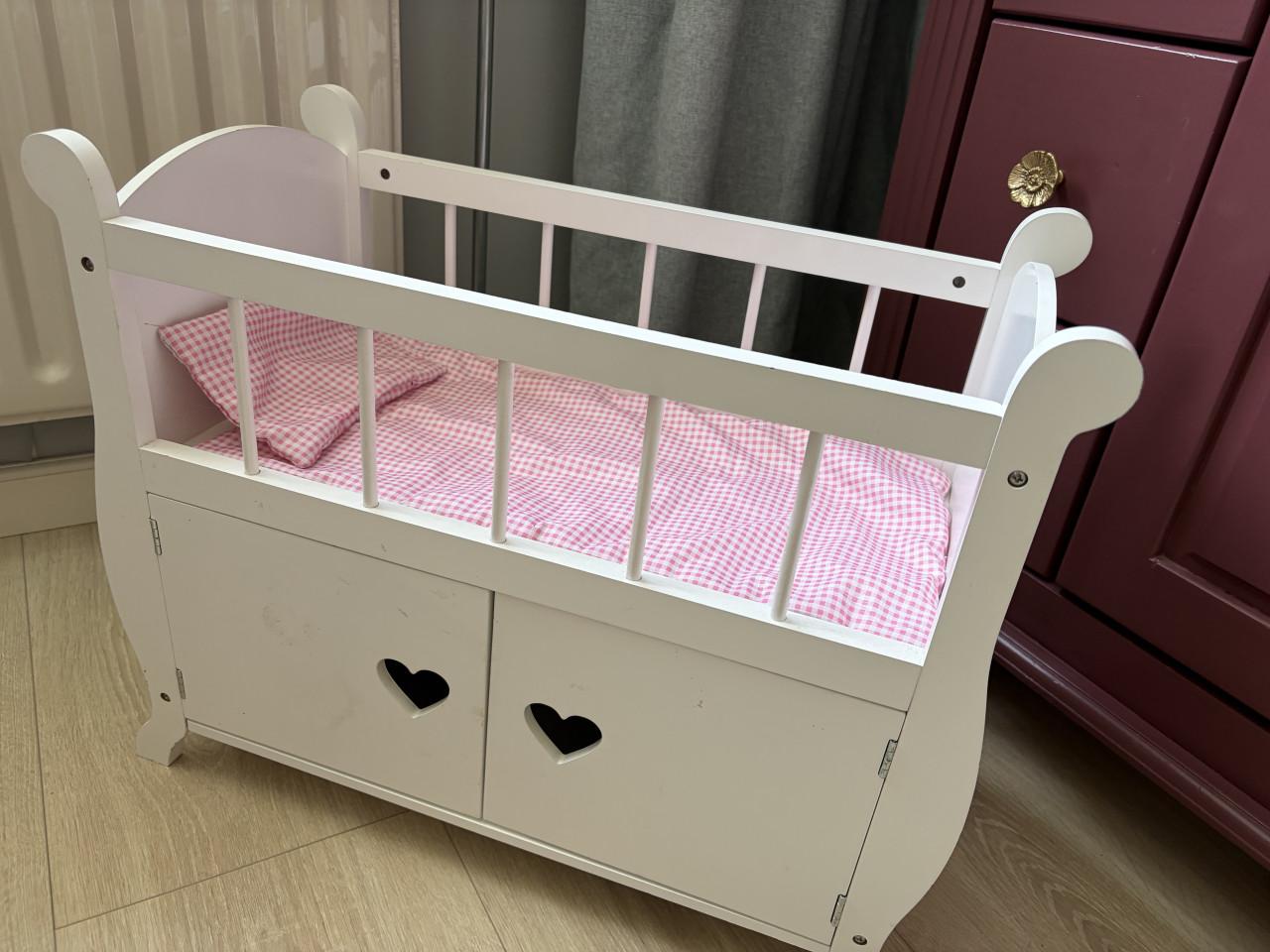 Bandit and Angels poppenbed kastje