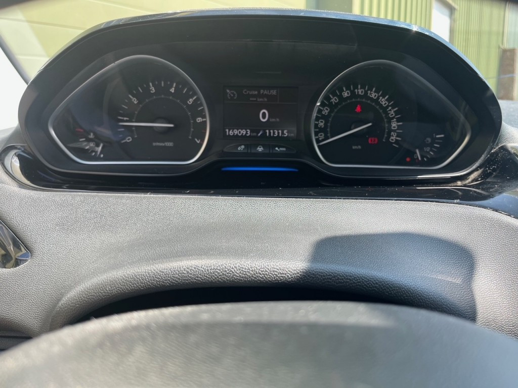 Peugeot 208 1.2 vti envy