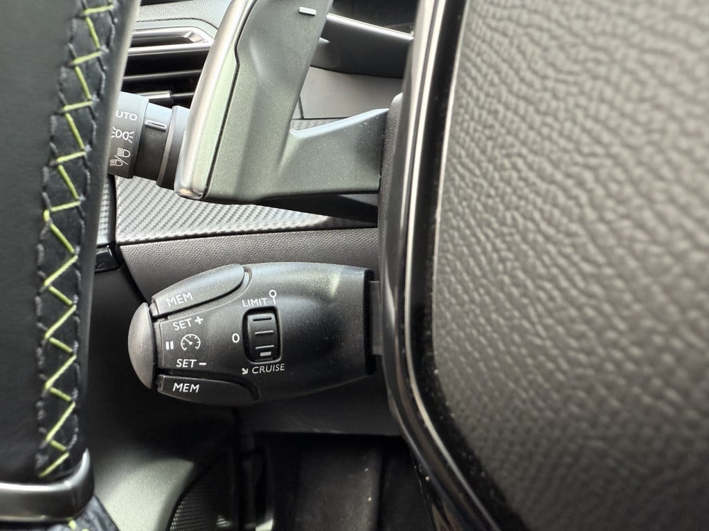 Peugeot 208 1.2 puretech gt // automaat // panoramadak //