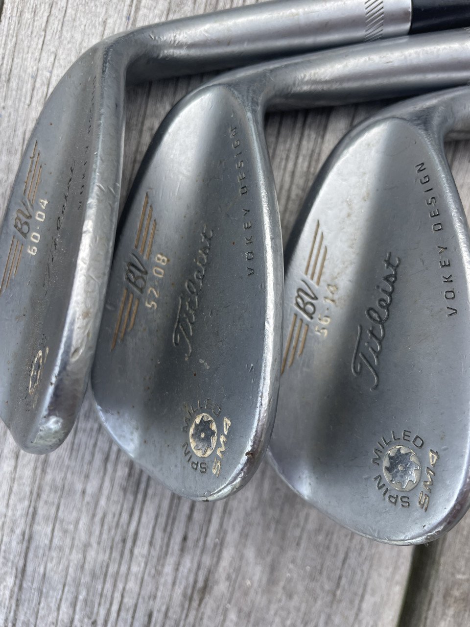 Mooie set golfclubs met golfwagen