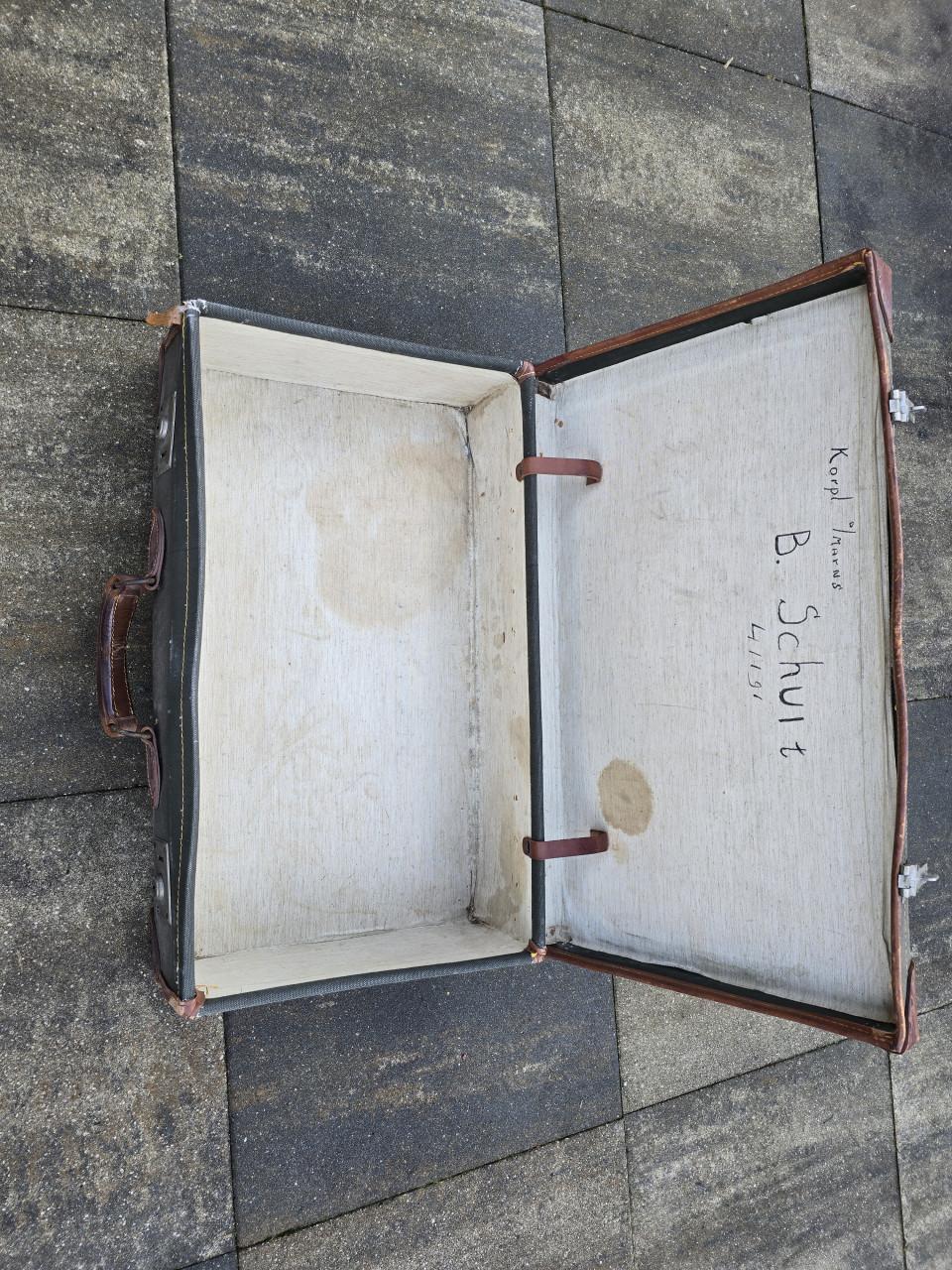 Oude  marine koffer