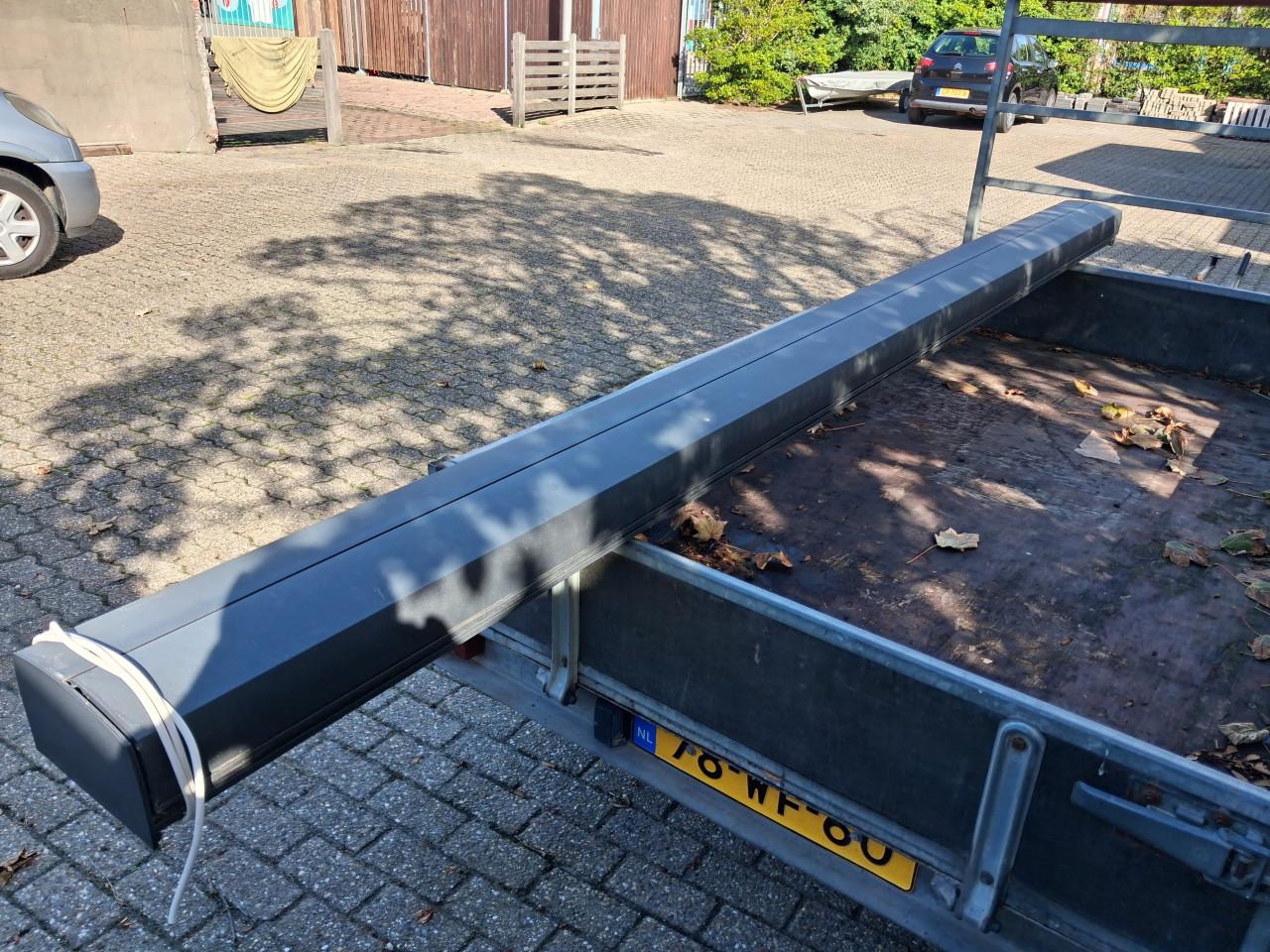 MOOI KNIKARM ZONNESCHERM