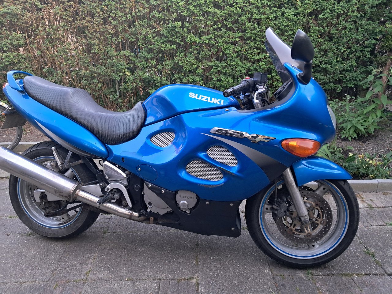 Motor suzuki GSXF bj 2000