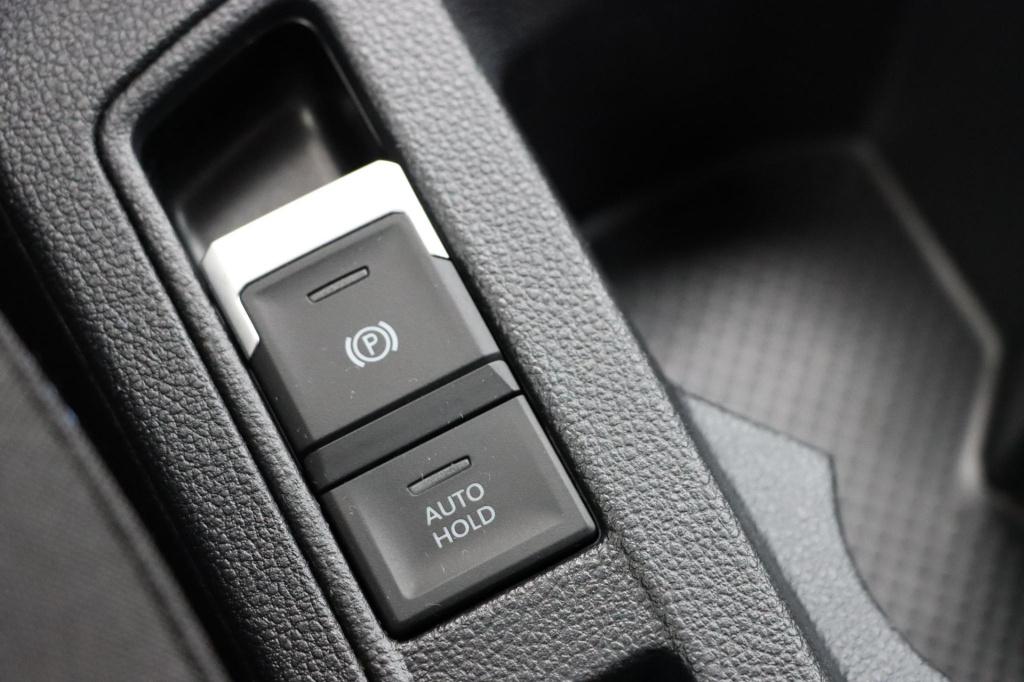 Volkswagen T-roc 1.5 tsi sport dsg7 150pk | side assist | camera | stoelver