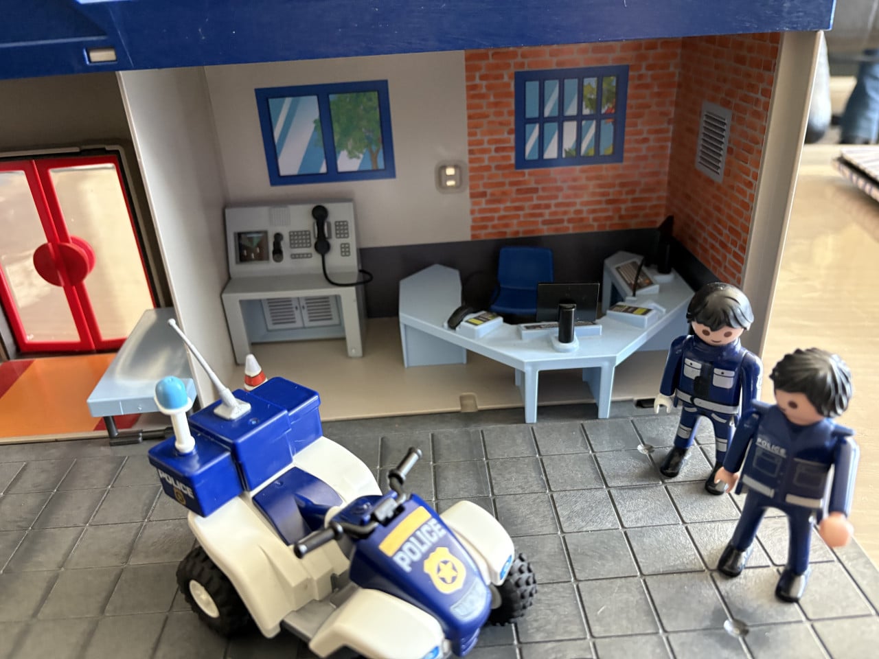 Playmobil draagbaar politiebureau