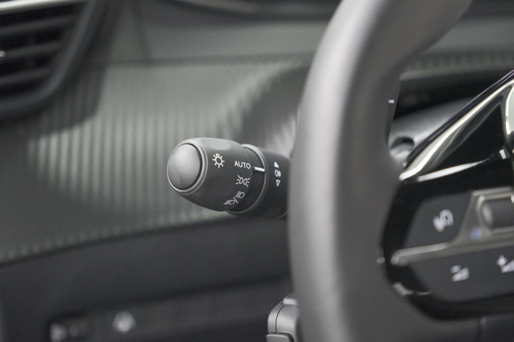 Peugeot 2008 1.2 hybrid 145 allure | 360 camera | adaptieve cruise control 