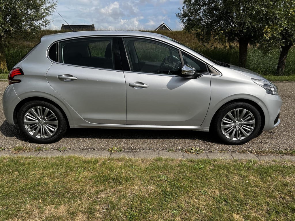 Peugeot 208 1.2 puretech allure