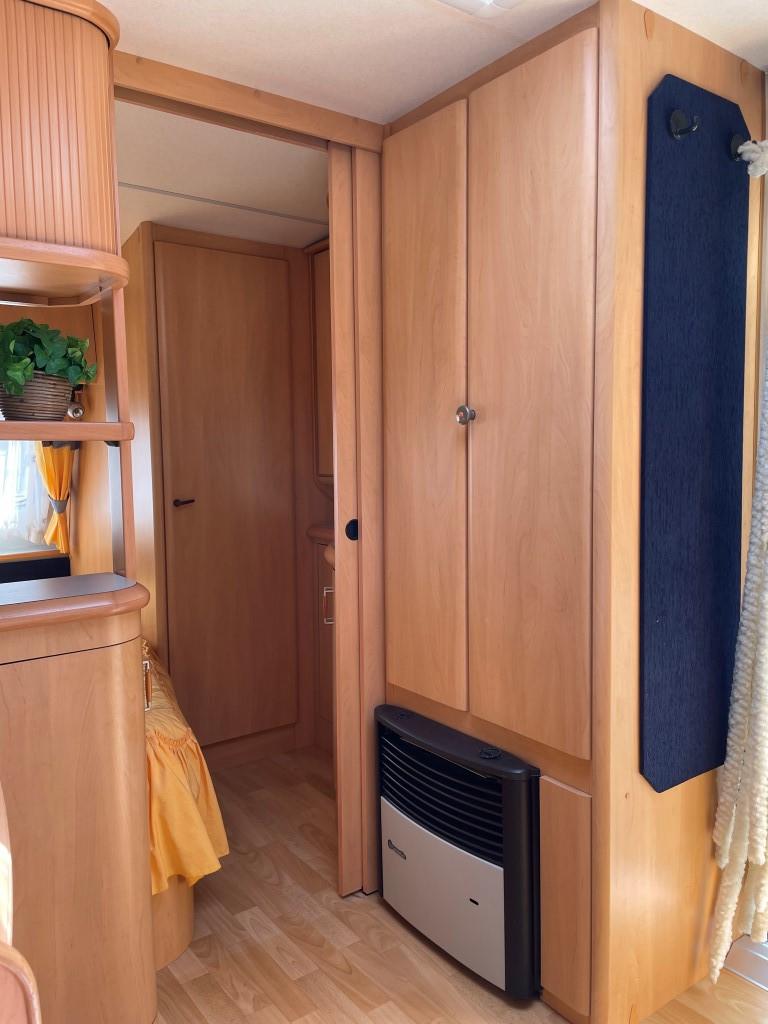 Hobby de Luxe 460 Ufe met mover