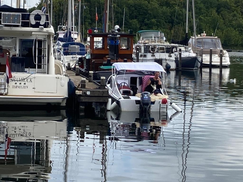 Motor boot shetland, vissersboot recreatie boot, veerse mee, is zeewaardig