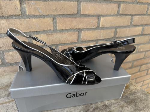 Gabor slingback pumps