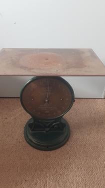 Antieke pakketweegschaal